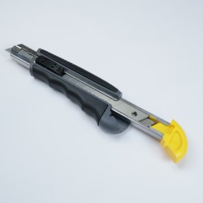 Cutterkniv med magasin - til 18 mm klinge