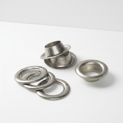 Sejlringe i messing eller forniklet, 8�20 mm