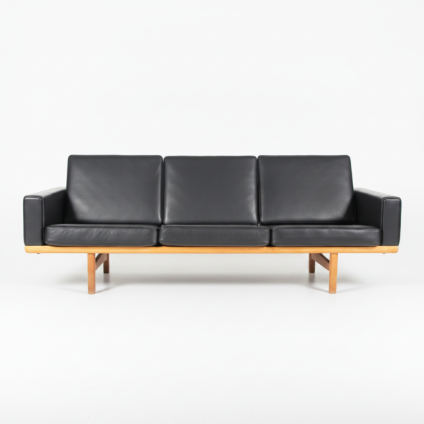 GE-236 Sofa